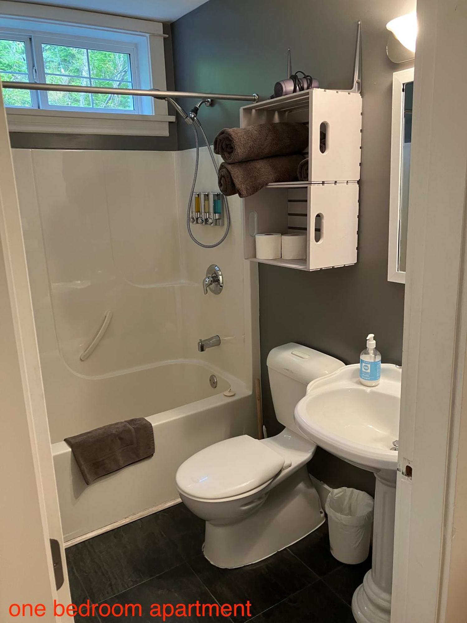 Apartament Sienna'S Tree House Tofino Zewnętrze zdjęcie
